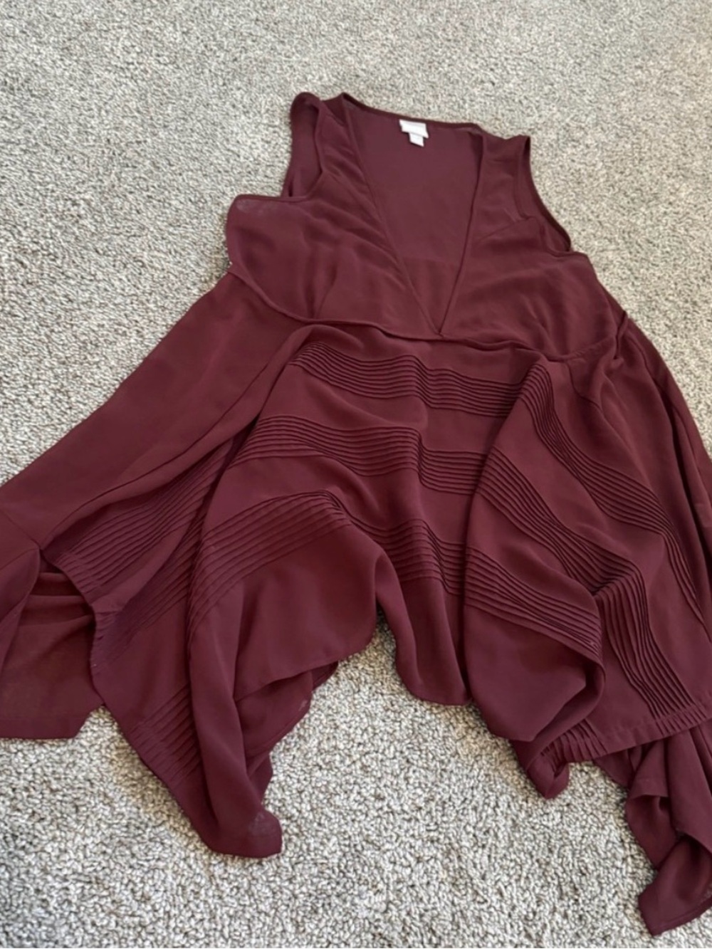 Converse Burgundy Asymmetrical V-Neck Handkerchief Hem top - Picture 2 of 5